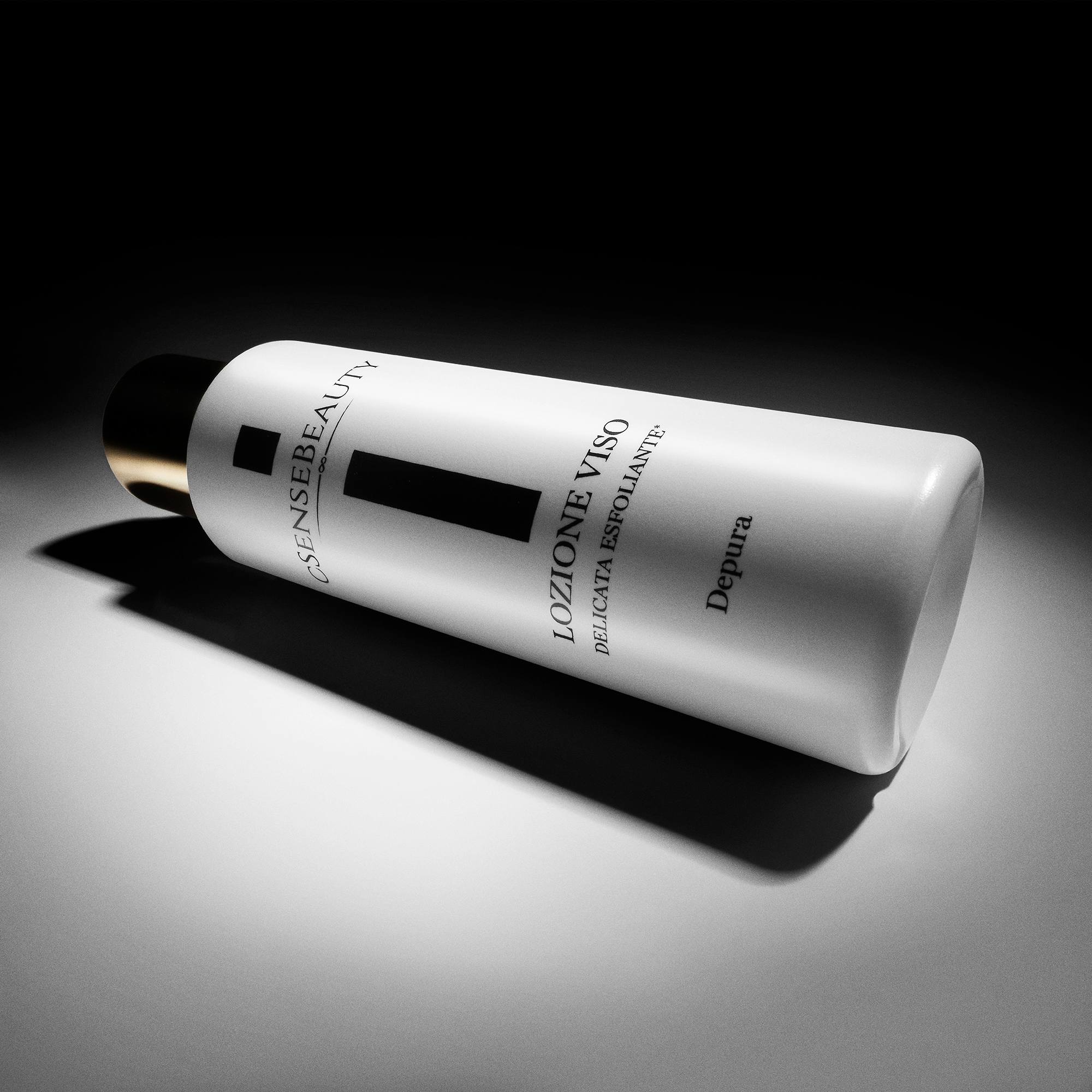Tonico viso in flacone da 100 ml levigante e purificante Made in Italy di cSenseBeauty
